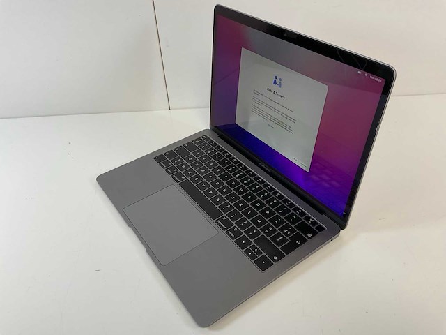 Apple macbook air 13.3”, core(tm) i5 8th gen, 16 gb ram, 251 gb nvme laptop - afbeelding 3 van  7