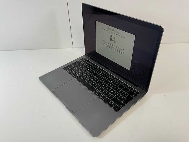 Apple macbook air 13.3”, core(tm) i5 8th gen, 16 gb ram, 251 gb nvme laptop - afbeelding 3 van  7
