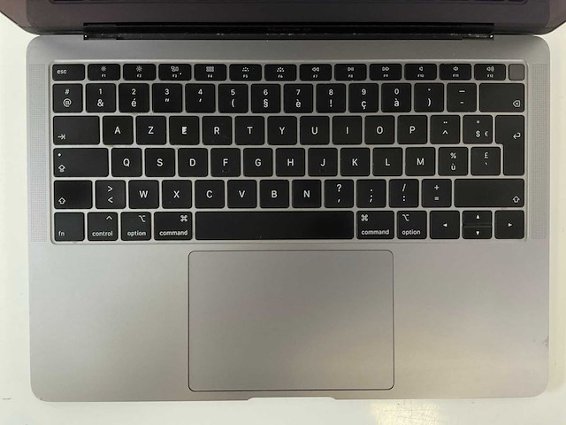 Apple macbook air 13.3”, core(tm) i5 8th gen, 16 gb ram, 251 gb nvme laptop - afbeelding 4 van  7