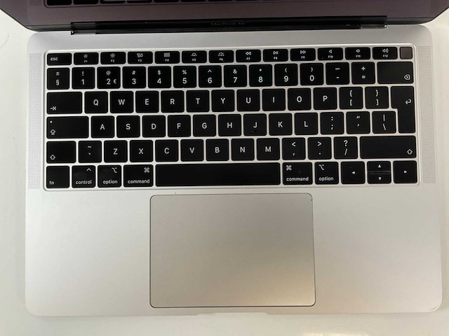 Apple macbook air 13.3”, core(tm) i5 8th gen, 8 gb ram, 251 gb ssd laptops (2x) - afbeelding 11 van  15