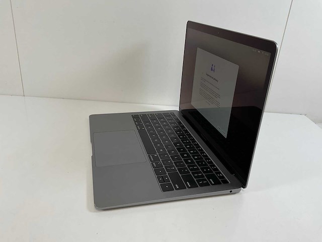 Apple macbook air 13.3”, dualcore i5, 8 gb ram, 251 gb nvme laptop - afbeelding 2 van  3