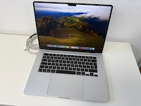 Apple macbook air 15 inch 2024. m3 chip. 16 gb ram geheugen. ssd 512 gb. met laadkabel usb c zonder adapter - afbeelding 2 van  5