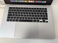 Apple macbook air 15 inch 2024. m3 chip. 16 gb ram geheugen. ssd 512 gb. met laadkabel usb c zonder adapter - afbeelding 3 van  5