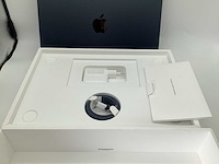 Apple macbook air 2025 13 inch m4 cpu 16gb mem marineblauw laptop - afbeelding 2 van  13