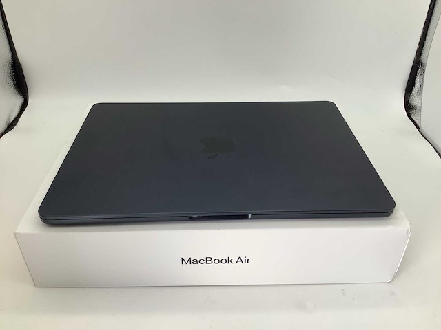 Apple macbook air 2025 13 inch m4 cpu 16gb mem marineblauw laptop - afbeelding 10 van  13