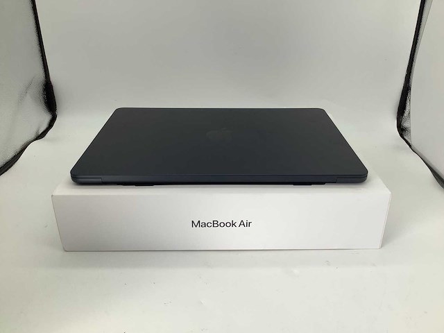 Apple macbook air 2025 13 inch m4 cpu 16gb mem marineblauw laptop - afbeelding 12 van  13