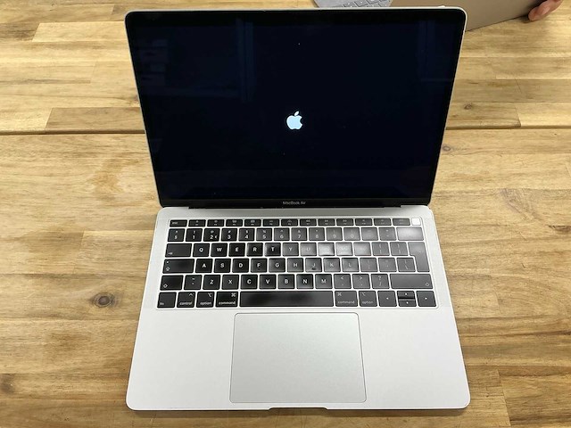 Apple macbook air 8.1 - afbeelding 2 van  2