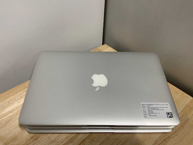 Apple macbook air a1465 laptop (4x) - afbeelding 7 van  10