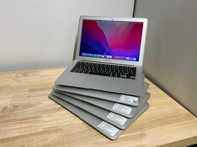 Apple macbook air a1466 (i5) laptop (5x) - afbeelding 1 van  11