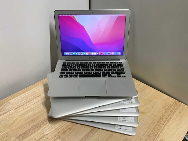 Apple macbook air a1466 (i5) laptop (6x) - afbeelding 1 van  12