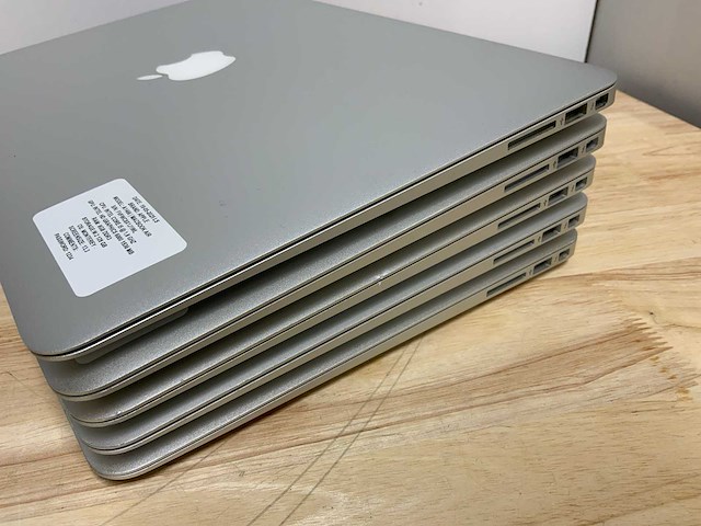 Apple macbook air a1466 laptop (5x) - afbeelding 11 van  16
