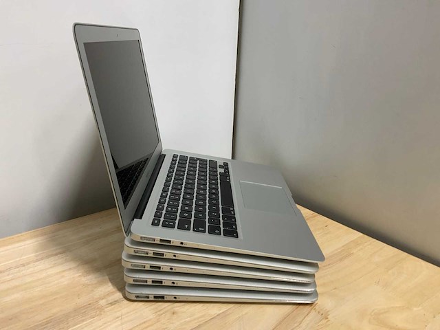 Apple macbook air a1466 laptop (5x) - afbeelding 2 van  9