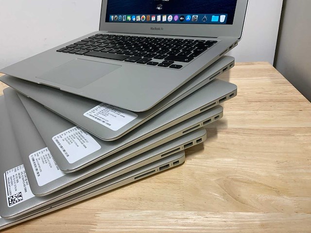 Apple macbook air a1466 laptop (6x) - afbeelding 8 van  12
