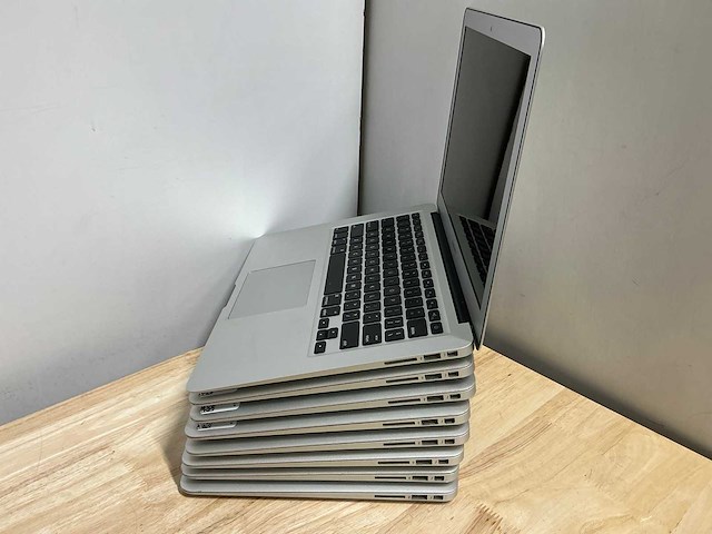 Apple macbook air a1466 laptop (8x) - afbeelding 6 van  12