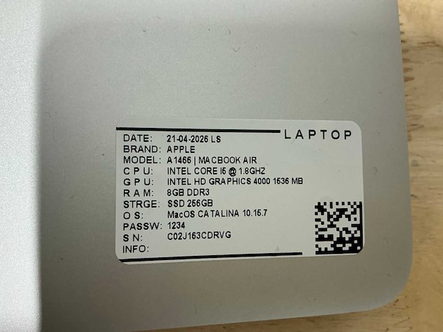 Apple macbook air a1466 laptop (8x) - afbeelding 9 van  13