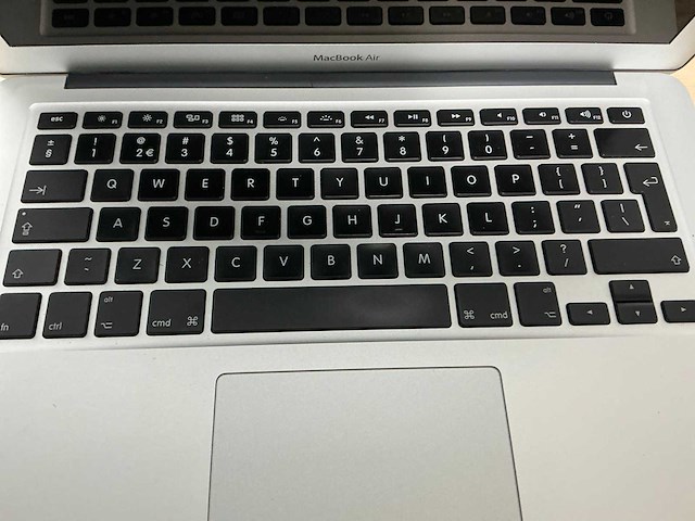 Apple macbook air a1466 laptop (8x) - afbeelding 10 van  13