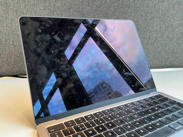 Apple macbook air (m2) laptop - afbeelding 3 van  6