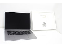 Apple macbook air m3 15.3 inch 8gb/256gb qwerty spacegrijs - afbeelding 2 van  4