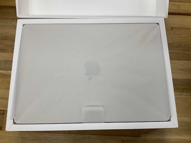 Apple macbook air met apple m3-chip 15 inch - afbeelding 2 van  7