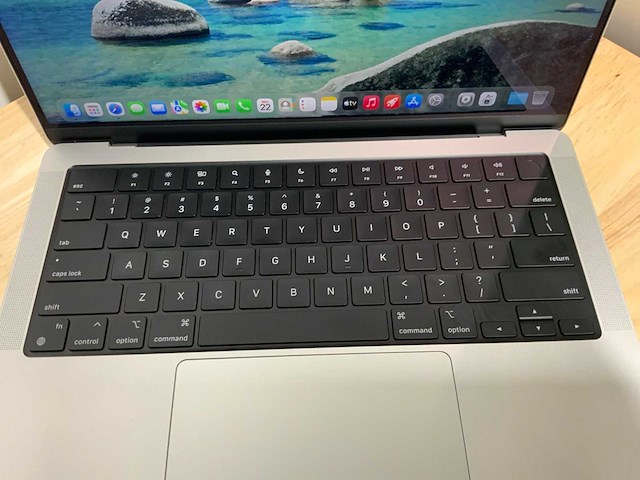 Apple macbook m1 pro a2442 laptop - afbeelding 2 van  5