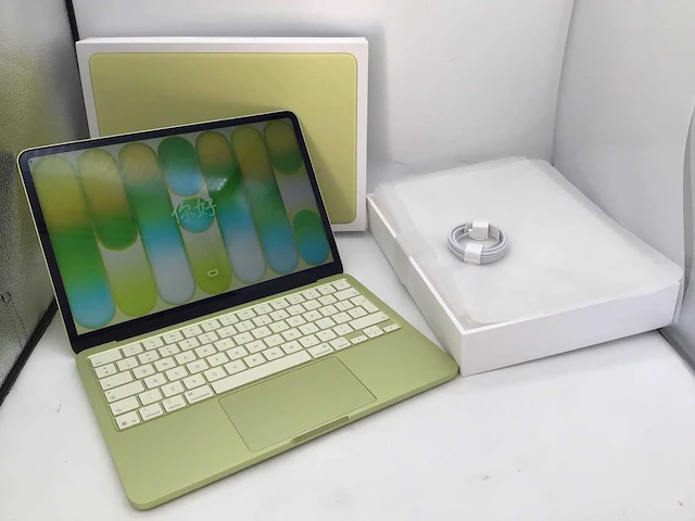 Apple macbook neo 13 inch laptop - afbeelding 1 van  3