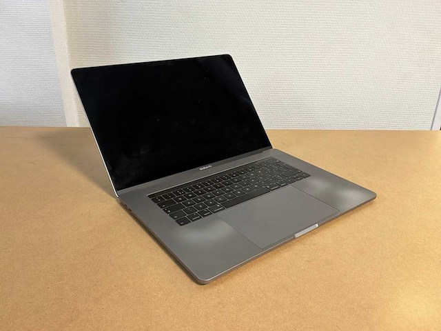 Apple macbook pro - i7-8850h - afbeelding 1 van  3