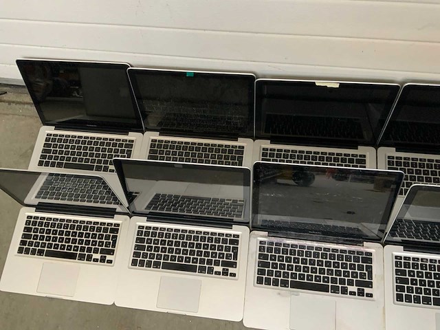 Apple macbook pro (10x) - afbeelding 3 van  4