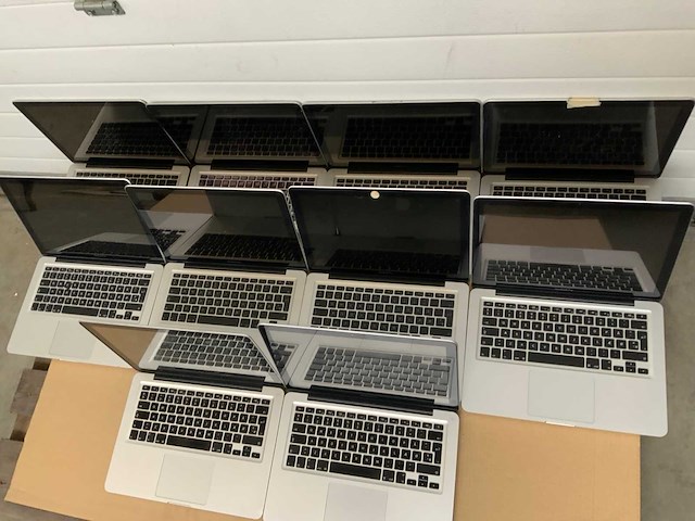 Apple macbook pro (10x) - afbeelding 4 van  5