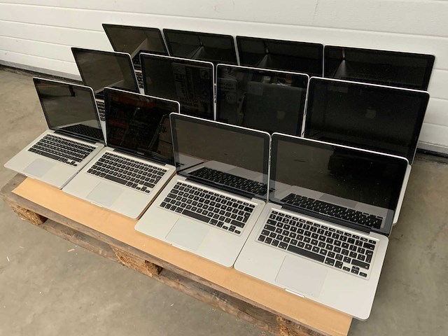 Apple macbook pro (12x) - afbeelding 1 van  4
