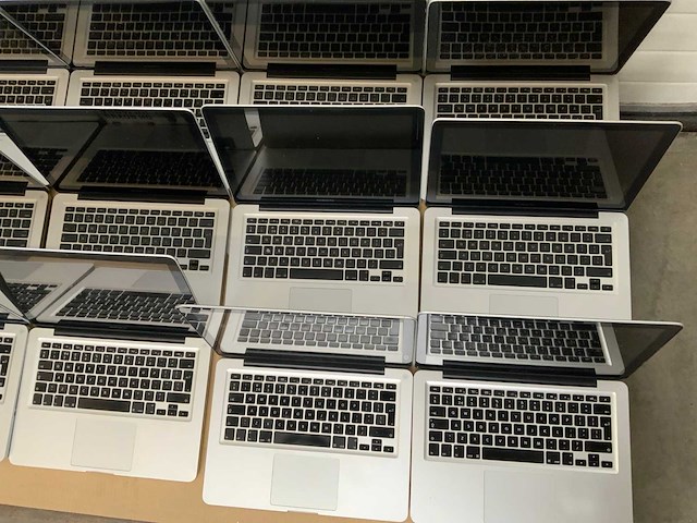 Apple macbook pro (12x) - afbeelding 2 van  4