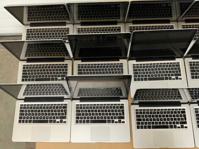 Apple macbook pro (12x) - afbeelding 3 van  4