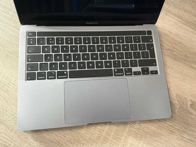 Apple macbook pro 13" (2020, 4xtb3) - afbeelding 2 van  6