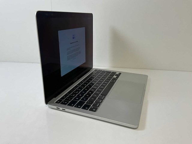 Apple macbook pro 13”, apple m1, 16 gb ram, 251 gb nvme laptop - afbeelding 2 van  7