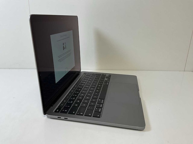 Apple macbook pro 13”, core i5, 16 gb ram, 251 gb nvme laptop - afbeelding 2 van  7