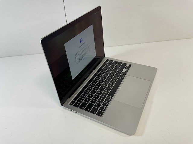 Apple macbook pro 13”, core(tm) i5 10th gen, 16 gb ram, 256 gb nvme laptop - afbeelding 2 van  7