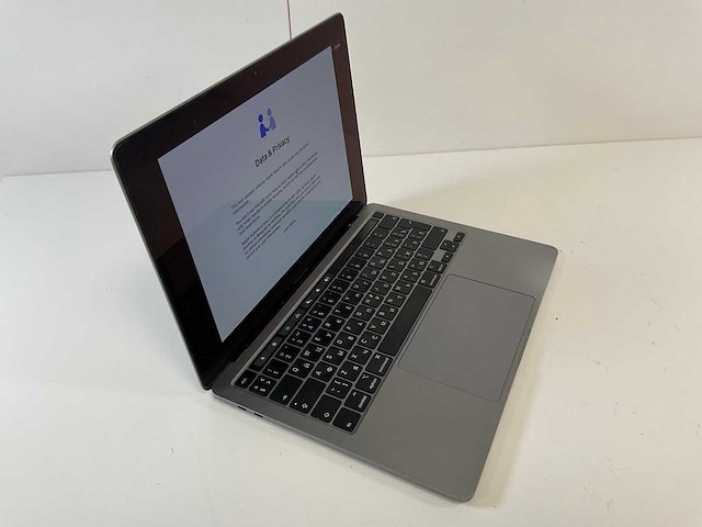 Apple macbook pro 13”, core(tm) i5 10th gen, 16 gb ram, 512 gb nvme laptop - afbeelding 2 van  7