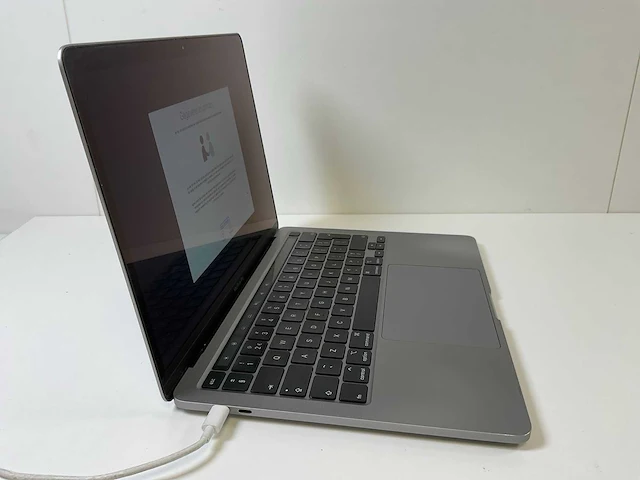 Apple macbook pro 13”, core(tm) i5 8th gen, 16 gb ram, 251 gb nvme laptop - afbeelding 2 van  7