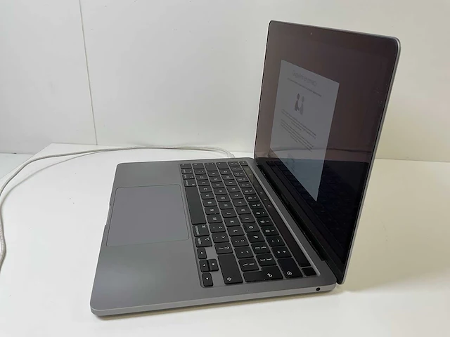 Apple macbook pro 13”, core(tm) i5 8th gen, 16 gb ram, 251 gb nvme laptop - afbeelding 3 van  7