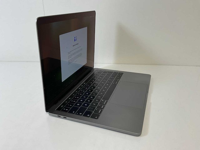 Apple macbook pro 13”, core(tm) i5 8th gen, 16 gb ram, 256 gb nvme laptop - afbeelding 2 van  4