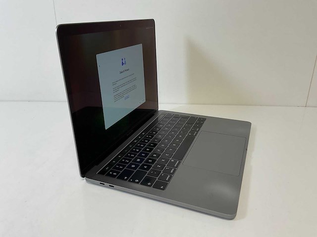 Apple macbook pro 13”, core(tm) i5 8th gen, 16 gb ram, 256 gb nvme laptop - afbeelding 2 van  7