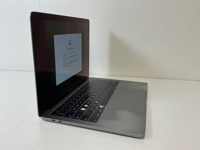 Apple macbook pro 13”, core(tm) i5 8th gen, 16 gb ram, 256 gb nvme laptop - afbeelding 2 van  4
