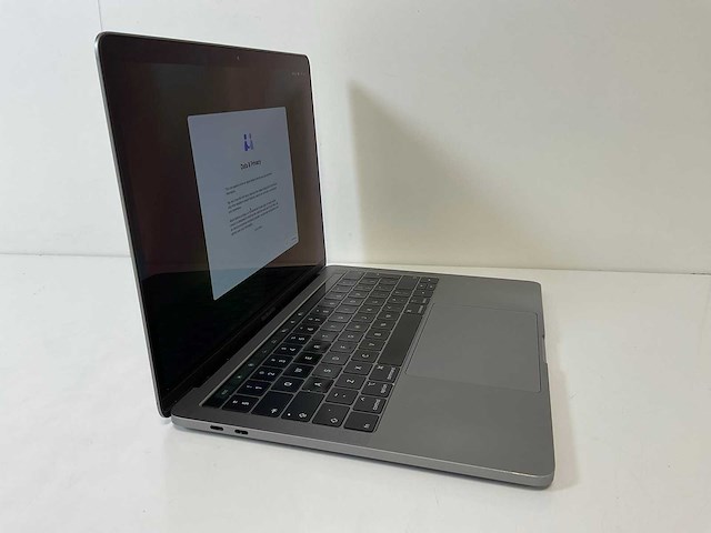 Apple macbook pro 13”, core(tm) i5 8th gen, 16 gb ram, 256 gb nvme laptop - afbeelding 2 van  7