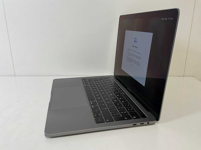 Apple macbook pro 13”, core(tm) i5 8th gen, 16 gb ram, 256 gb nvme laptop - afbeelding 3 van  7