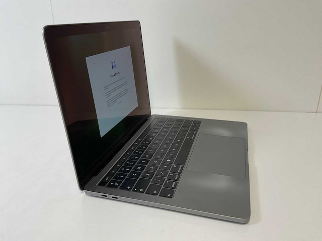 Apple macbook pro 13”, core(tm) i5 8th gen, 8 gb ram, 128 gb nvme laptop - afbeelding 2 van  5