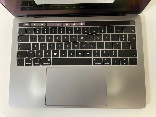 Apple macbook pro 13”, core(tm) i5 8th gen, 8 gb ram, 128 gb nvme laptop - afbeelding 3 van  5