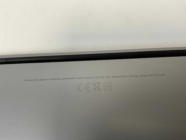 Apple macbook pro 13”, core(tm) i5 8th gen, 8 gb ram, 128 gb nvme laptop - afbeelding 2 van  2