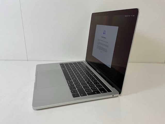 Apple macbook pro 13”, core(tm) i5 8th gen, 8 gb ram, 128 gb nvme laptop - afbeelding 2 van  4