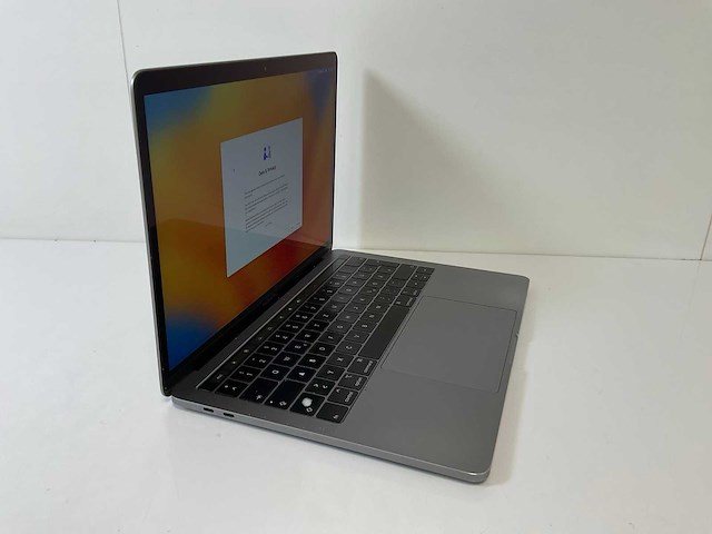 Apple macbook pro 13”, core(tm) i7 8th gen, 16 gb ram, 256 gb nvme laptop - afbeelding 2 van  7