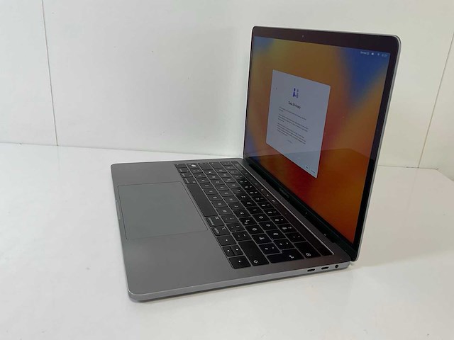 Apple macbook pro 13”, core(tm) i7 8th gen, 16 gb ram, 256 gb nvme laptop - afbeelding 3 van  7