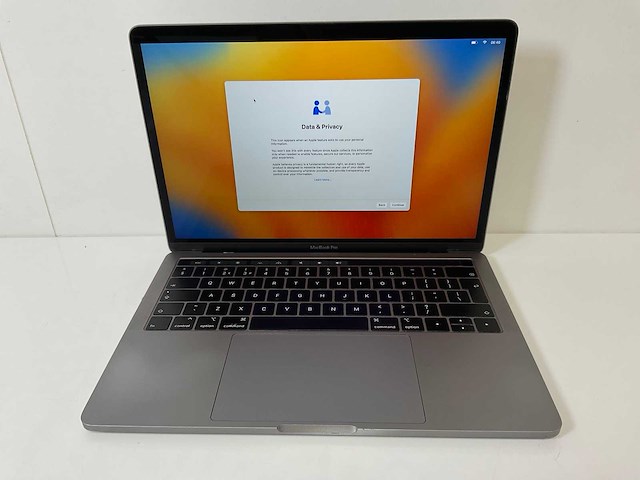 Apple macbook pro 13”, core(tm) i7 8th gen, 16 gb ram, 256 gb nvme laptop - afbeelding 1 van  7